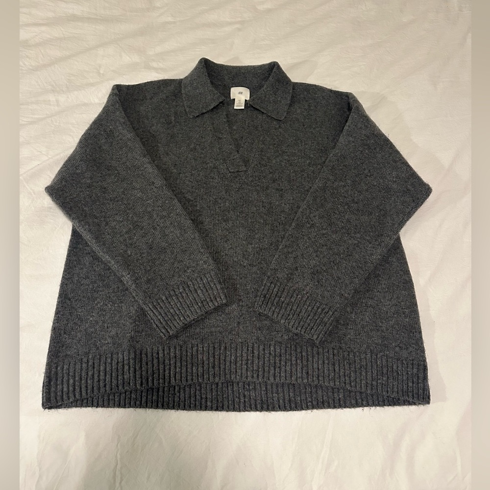 H&M Collared V-Neck Sweater - Grey, Size Large